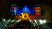 Fanfaren-Flammen-Feuerwerk 2013 - Illumination des Schlosses